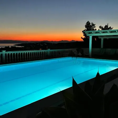 Iron Hill Pool - Amazing Sunset & Sea View بورتو خيلي
